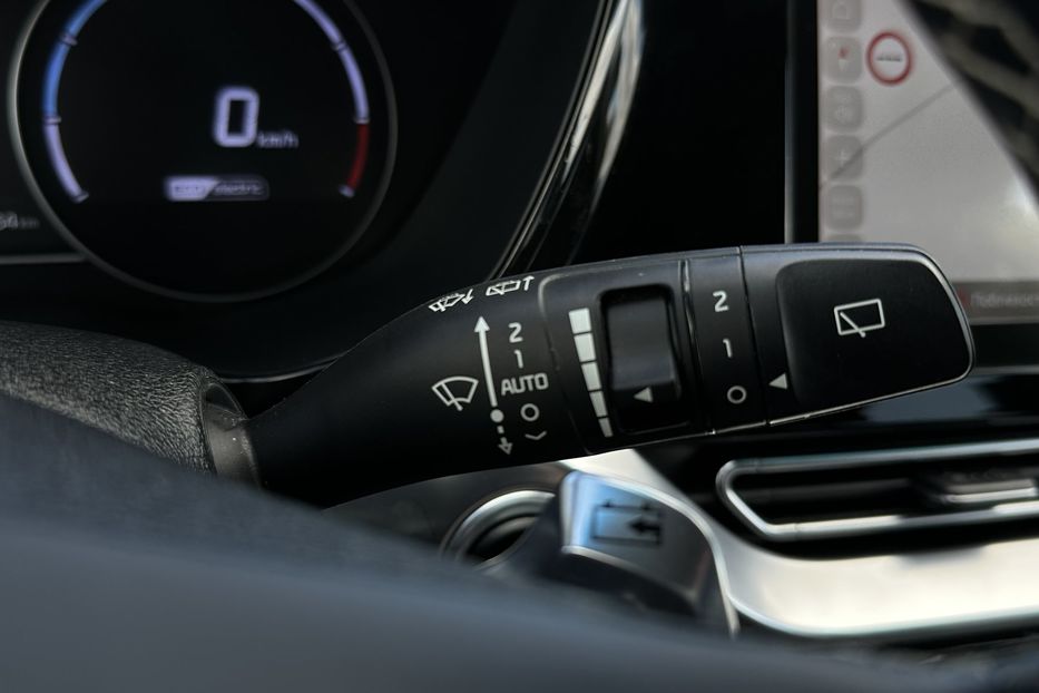 Продам Kia Niro  64 кВт Макс. комплектектація 2020 года в Львове