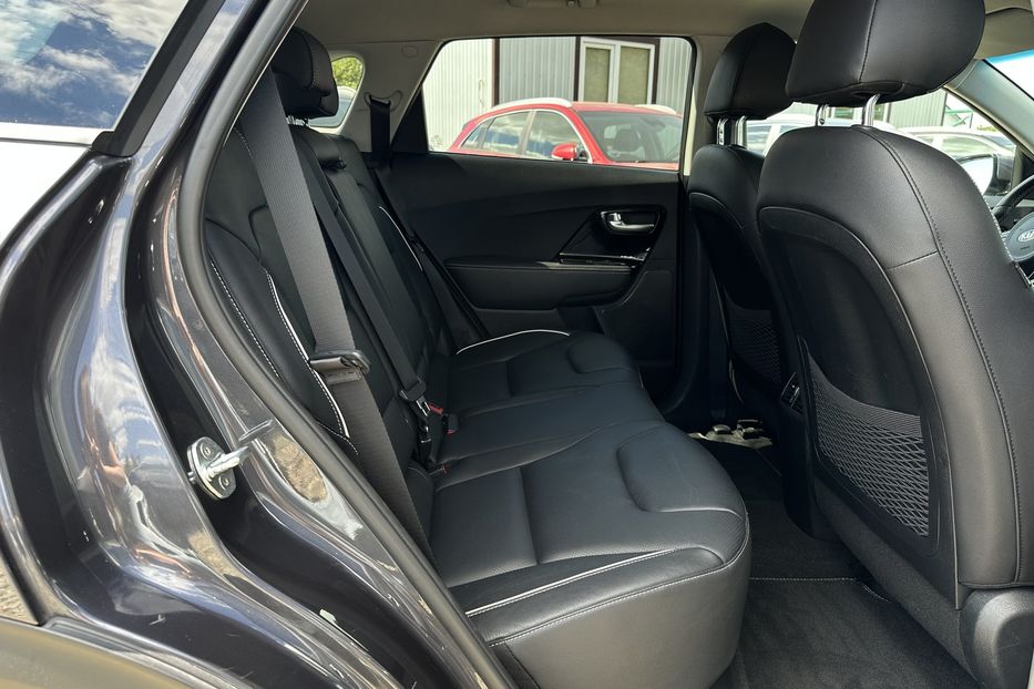 Продам Kia Niro  64 кВт Макс. комплектектація 2020 года в Львове