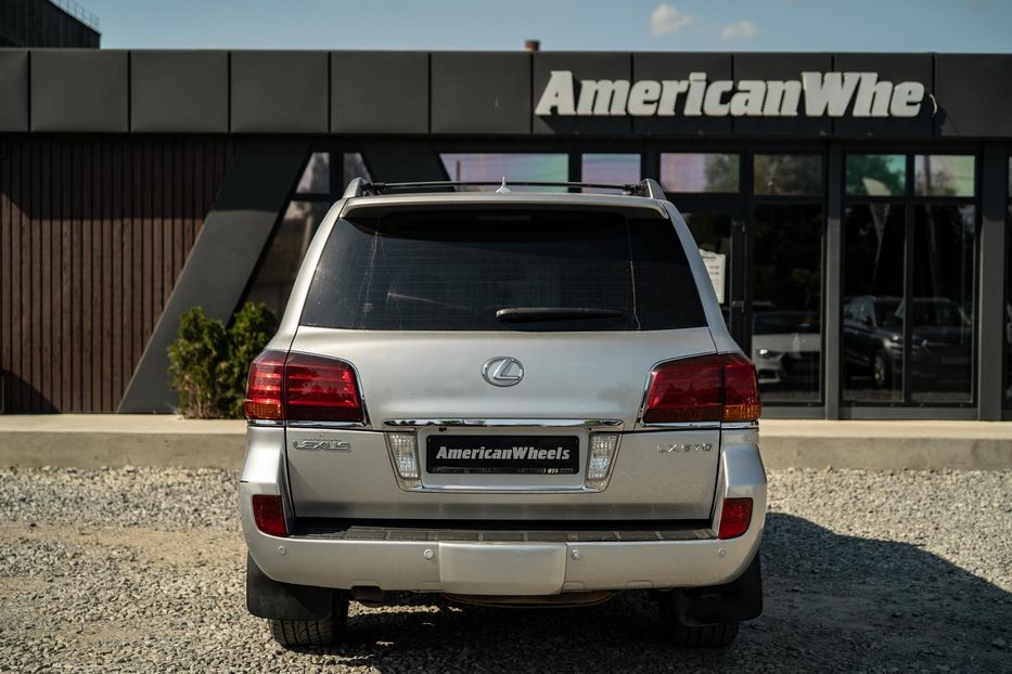 Продам Lexus LX 570 2008 года в Черновцах