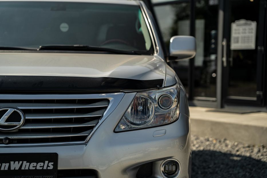 Продам Lexus LX 570 2008 года в Черновцах