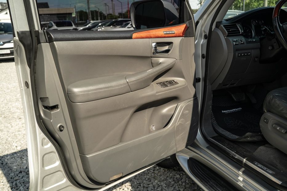 Продам Lexus LX 570 2008 года в Черновцах