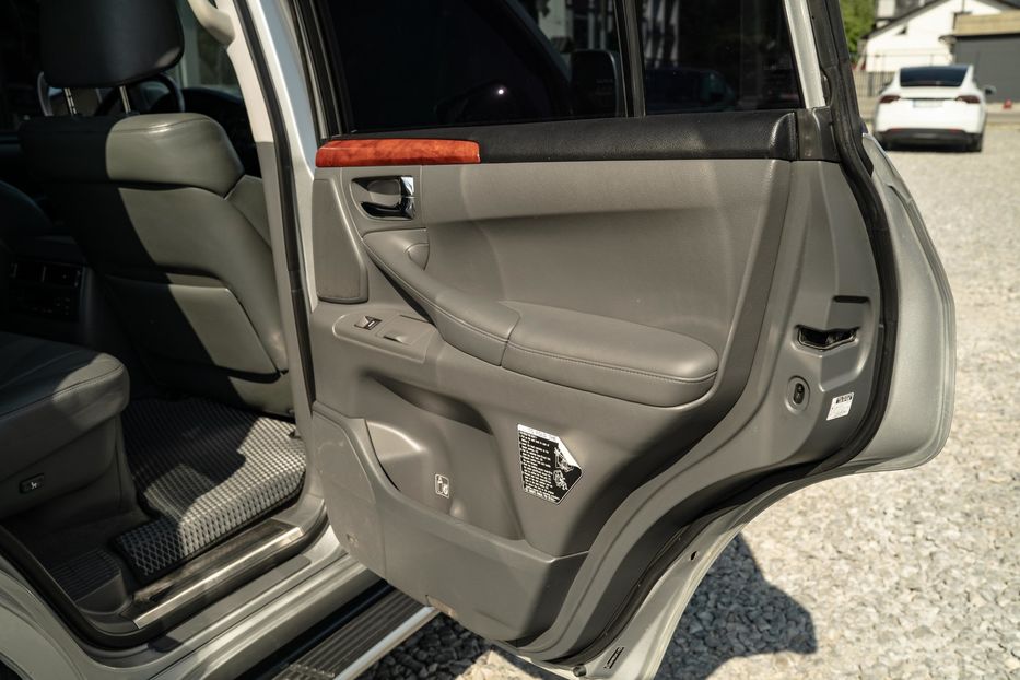 Продам Lexus LX 570 2008 года в Черновцах