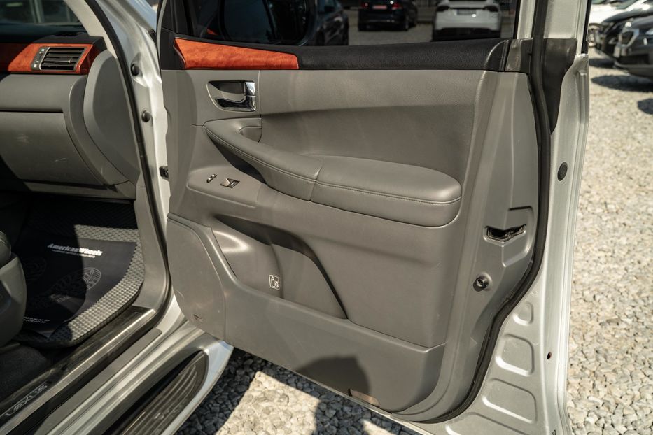 Продам Lexus LX 570 2008 года в Черновцах