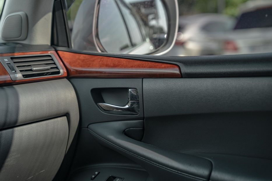Продам Lexus LX 570 2008 года в Черновцах