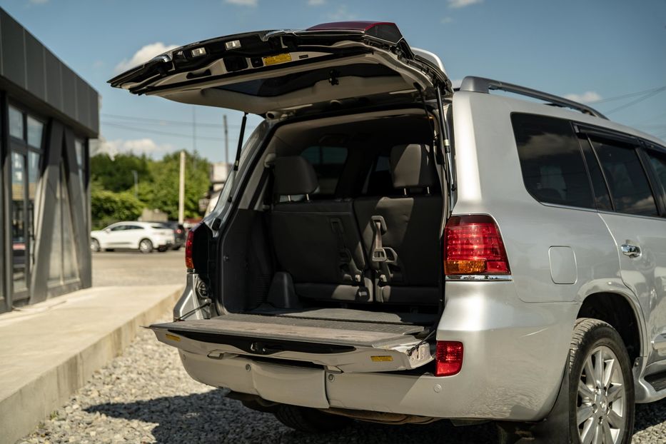 Продам Lexus LX 570 2008 года в Черновцах