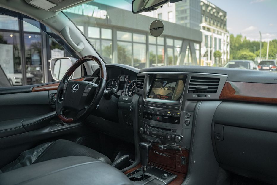 Продам Lexus LX 570 2008 года в Черновцах