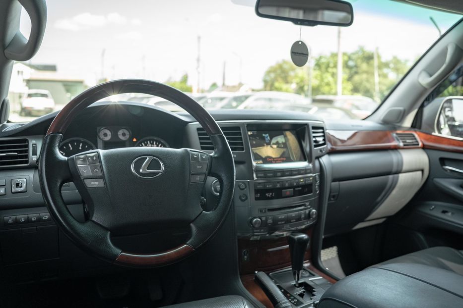 Продам Lexus LX 570 2008 года в Черновцах