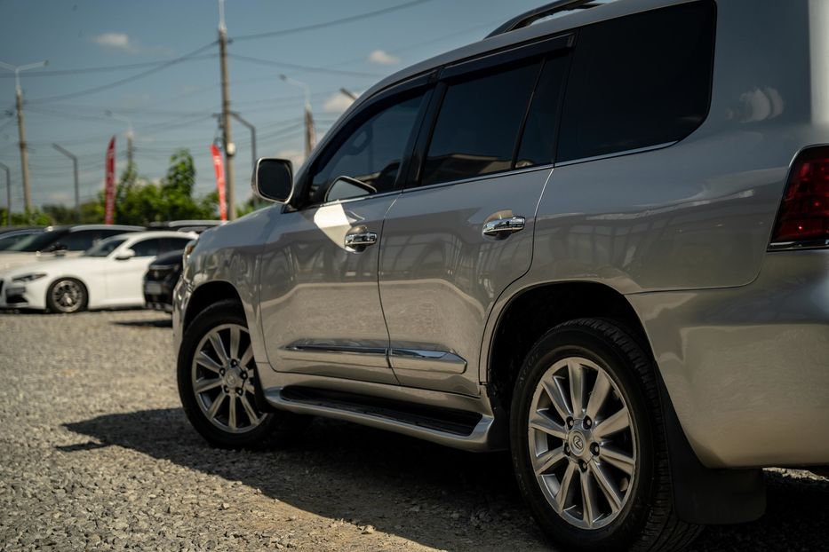 Продам Lexus LX 570 2008 года в Черновцах