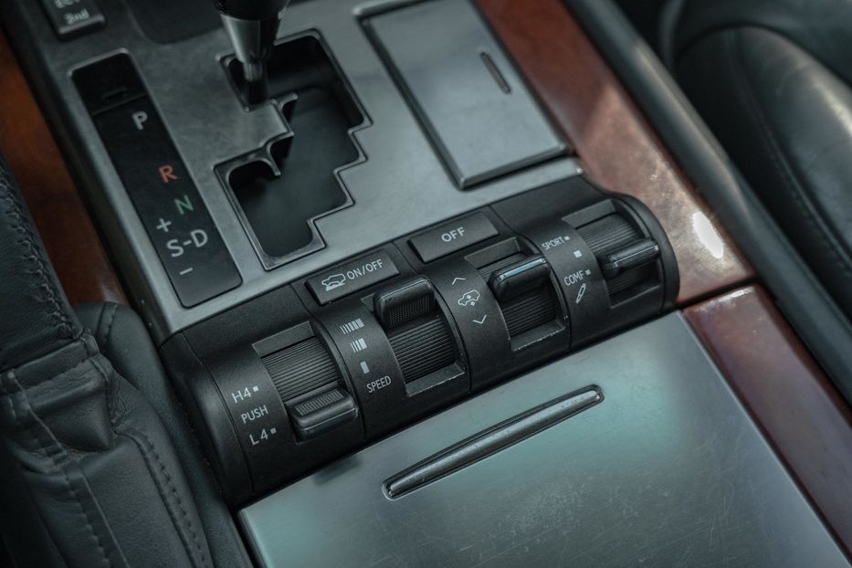 Продам Lexus LX 570 2008 года в Черновцах