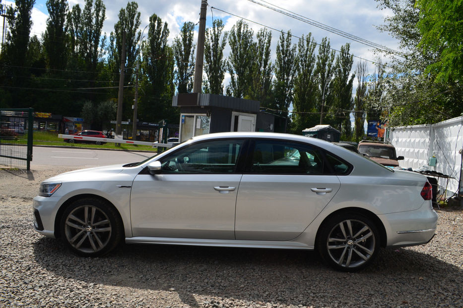Продам Volkswagen Passat B8 2018 года в Киеве