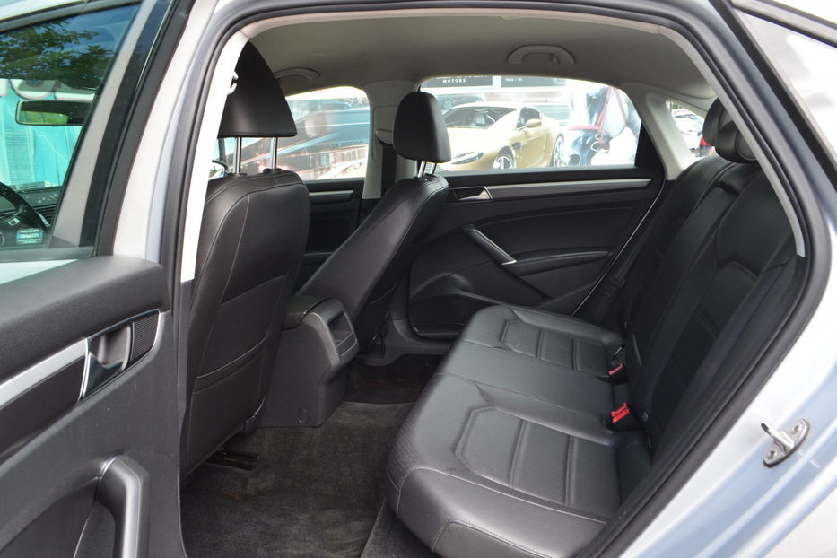 Продам Volkswagen Passat B8 2018 года в Киеве