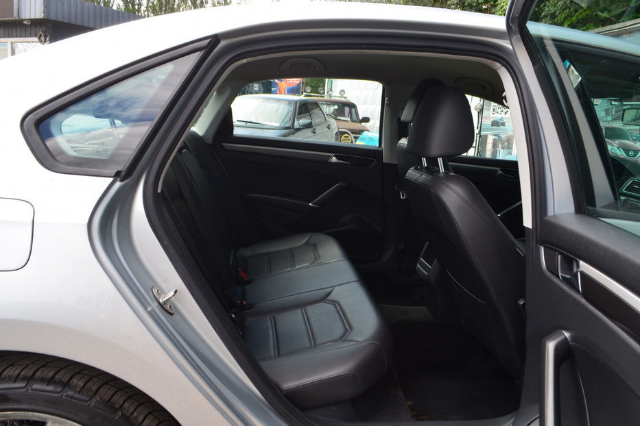 Продам Volkswagen Passat B8 2018 года в Киеве