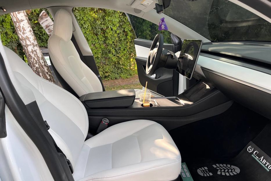 Продам Tesla Model Y 2021 года в Черновцах