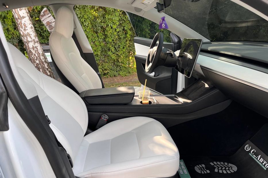 Продам Tesla Model Y 2021 года в Черновцах
