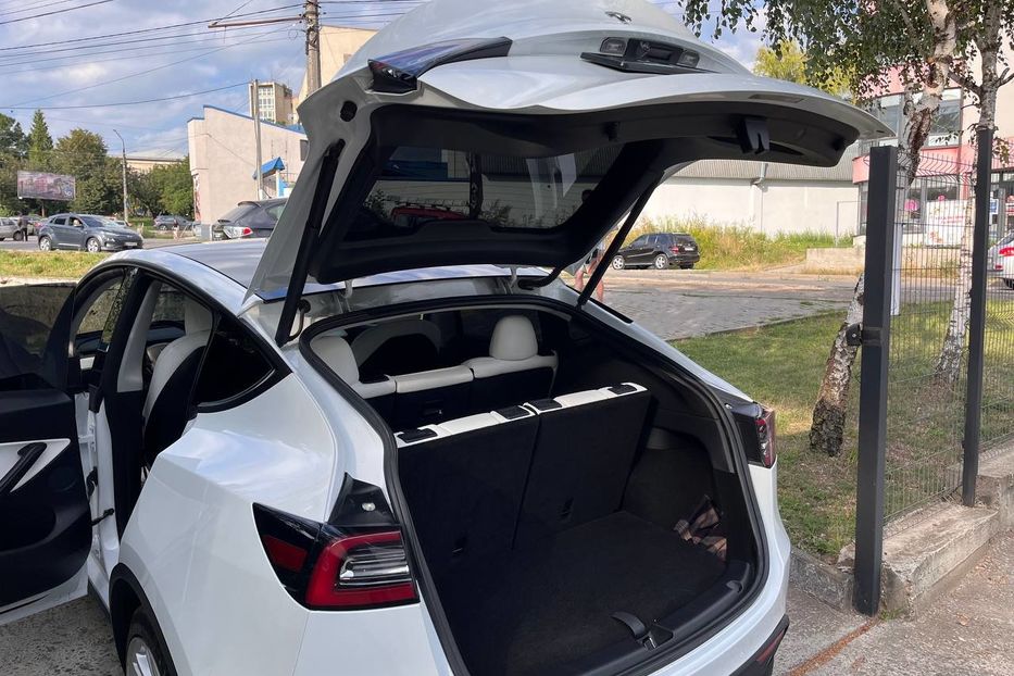 Продам Tesla Model Y 2021 года в Черновцах