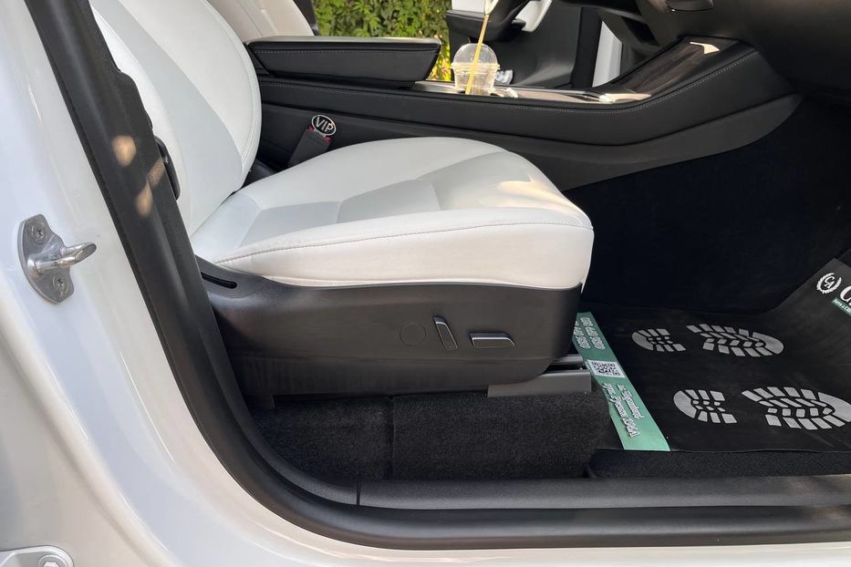 Продам Tesla Model Y 2021 года в Черновцах