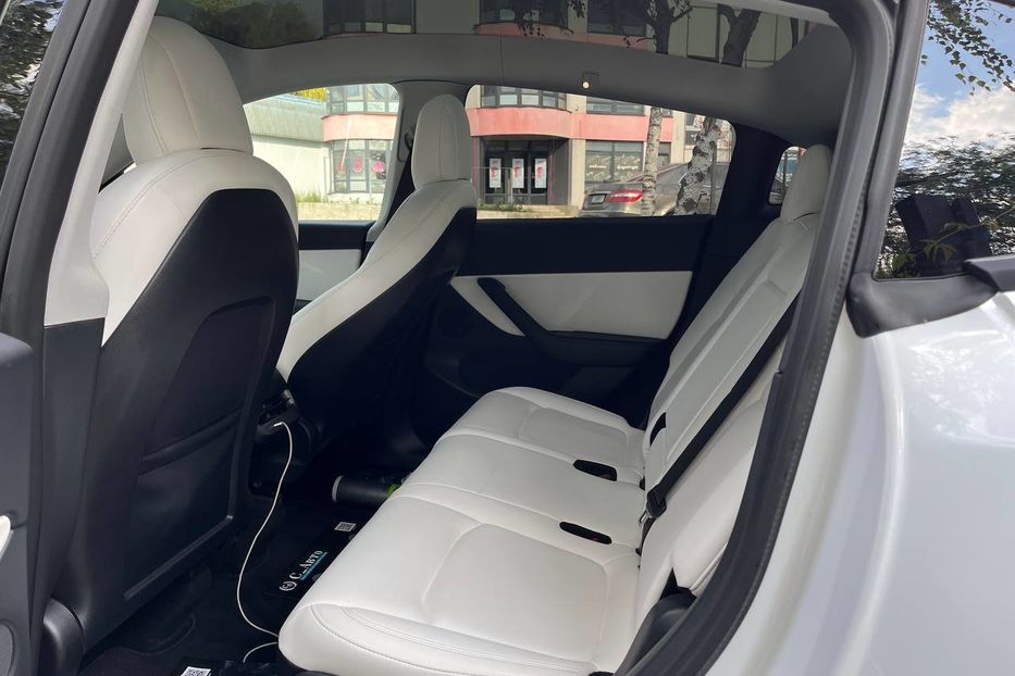 Продам Tesla Model Y 2021 года в Черновцах