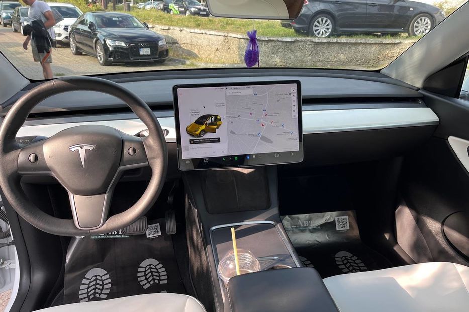 Продам Tesla Model Y 2021 года в Черновцах
