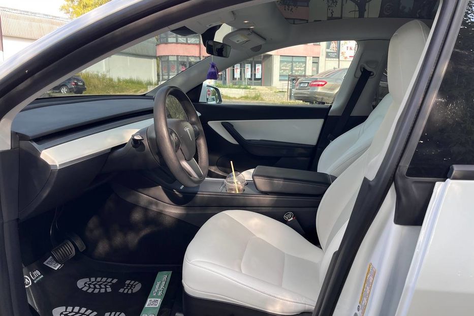 Продам Tesla Model Y 2021 года в Черновцах
