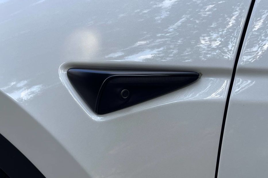Продам Tesla Model Y 2021 года в Черновцах