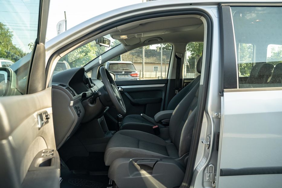 Продам Volkswagen Touran 2013 года в Черновцах