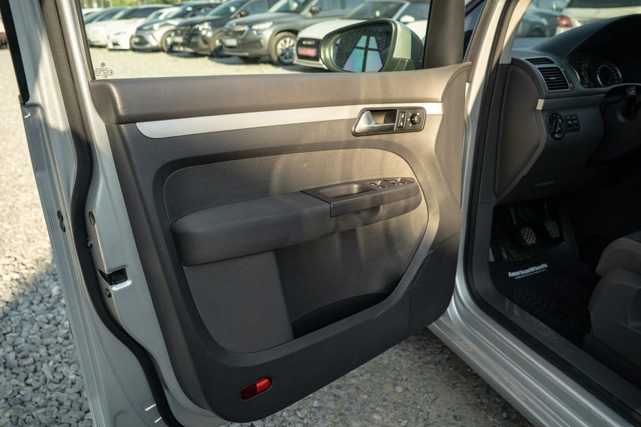 Продам Volkswagen Touran 2013 года в Черновцах