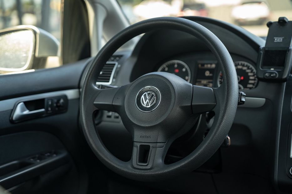 Продам Volkswagen Touran 2013 года в Черновцах