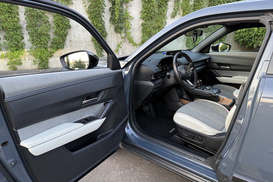 Продам Mazda MX-3 МХ-30 2022р РІВНЕ 2021 года в Ровно