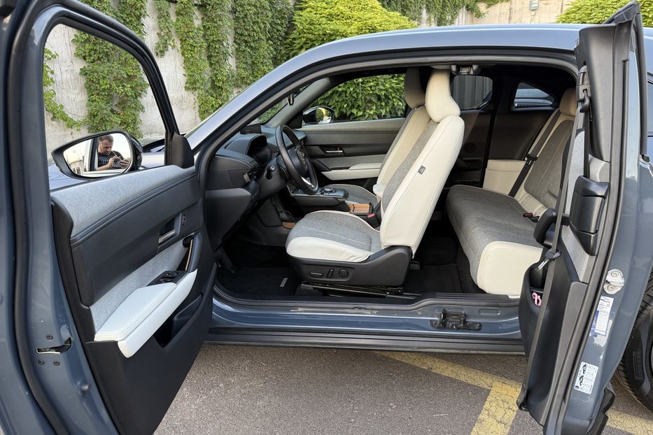 Продам Mazda MX-3 МХ-30 2022р РІВНЕ 2021 года в Ровно