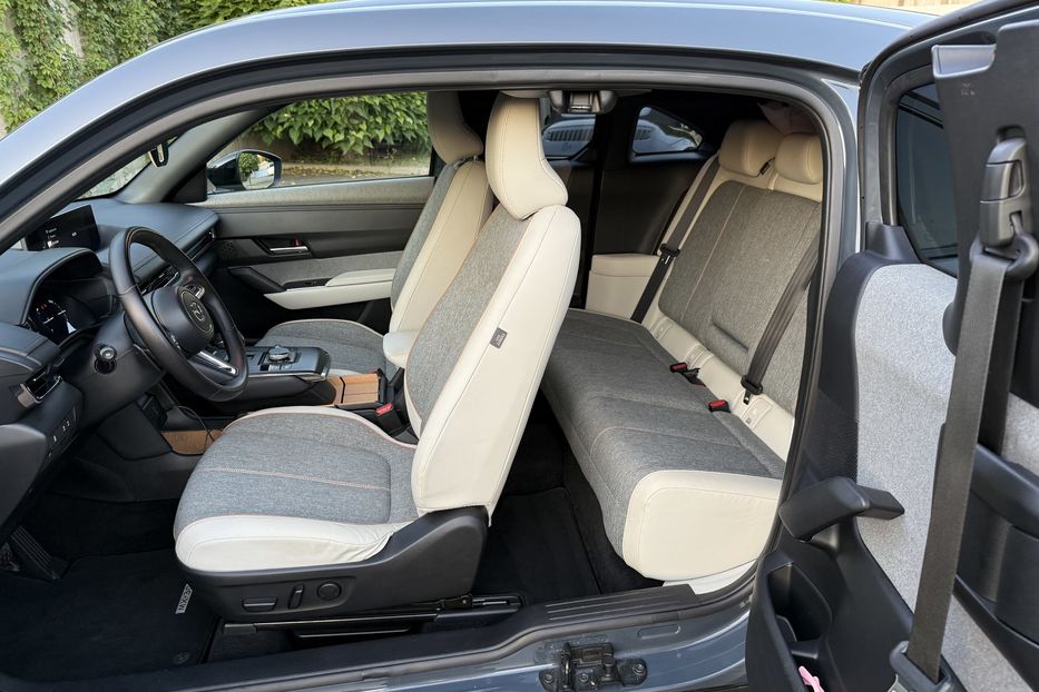 Продам Mazda MX-3 МХ-30 2022р РІВНЕ 2021 года в Ровно