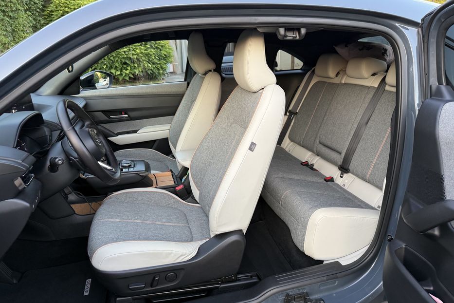 Продам Mazda MX-3 МХ-30 2022р РІВНЕ 2021 года в Ровно