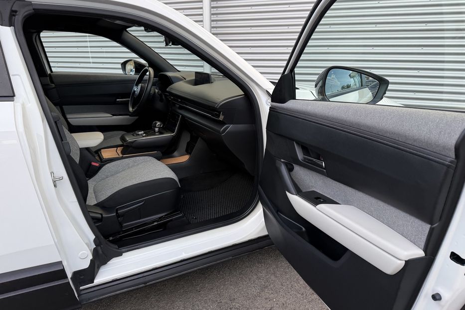 Продам Mazda MX-3 МХ-30 2021р м.Рівне 2020 года в Ровно