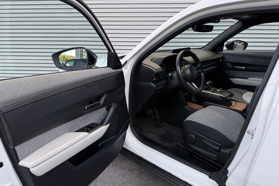 Продам Mazda MX-3 МХ-30 2021р м.Рівне 2020 года в Ровно