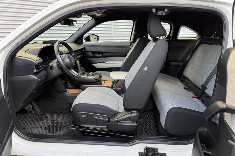Продам Mazda MX-3 МХ-30 2021р м.Рівне 2020 года в Ровно