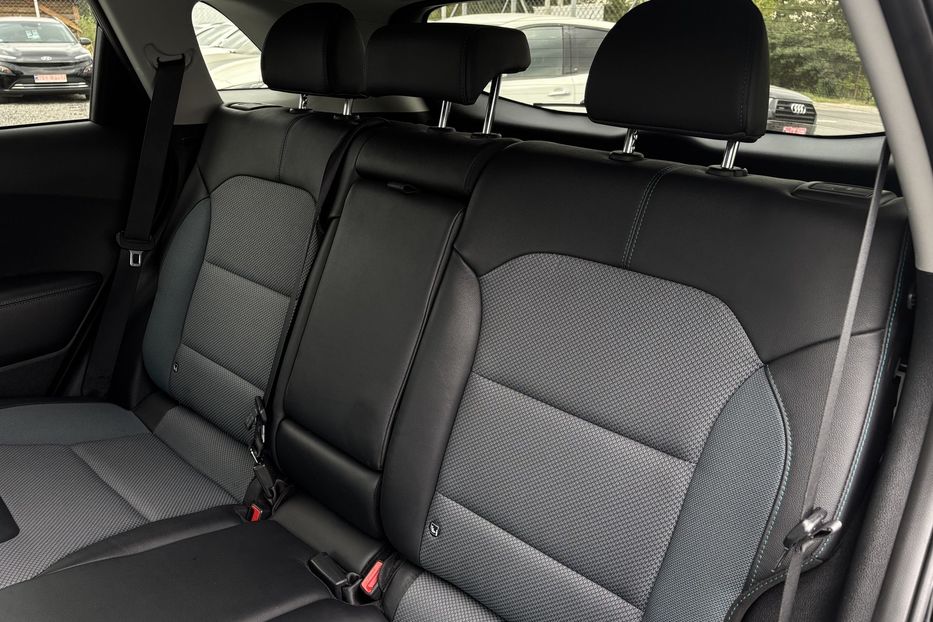Продам Kia Niro 64квт 2021 года в Львове