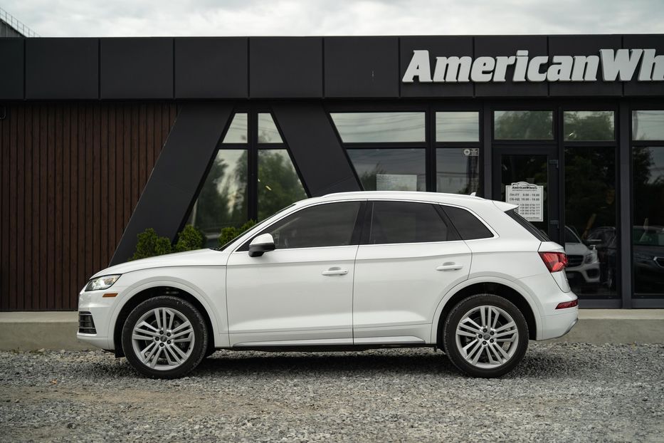 Продам Audi Q5 Premium Plus 2017 года в Черновцах
