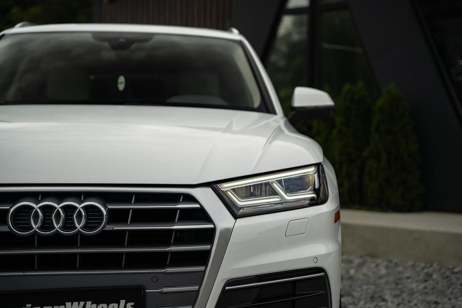 Продам Audi Q5 Premium Plus 2017 года в Черновцах