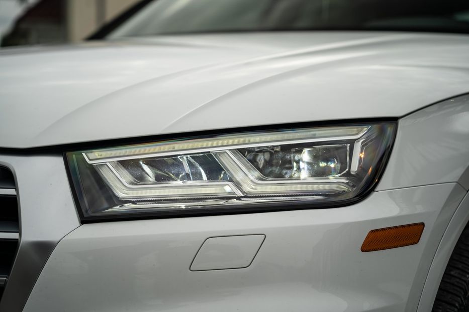 Продам Audi Q5 Premium Plus 2017 года в Черновцах