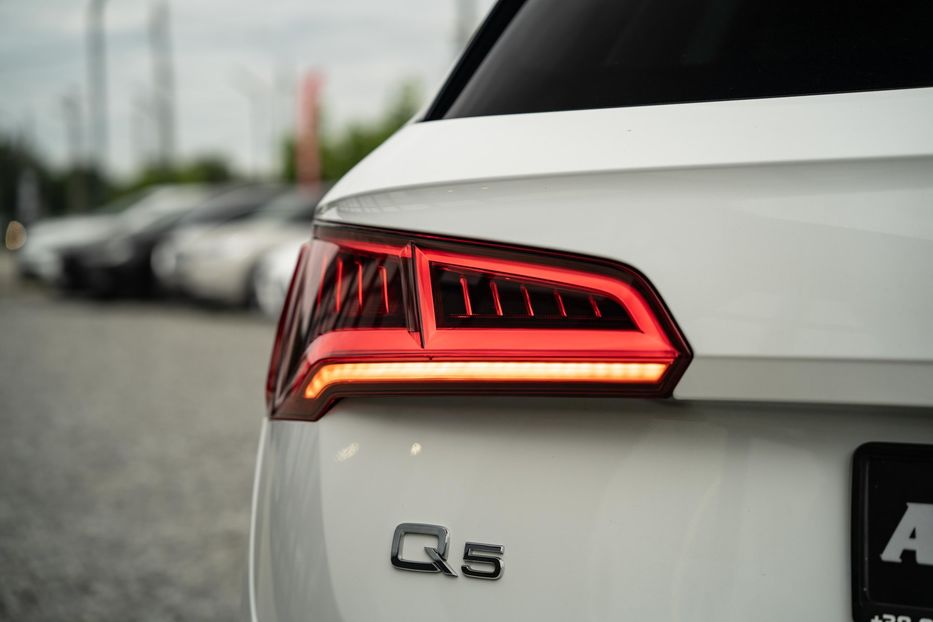 Продам Audi Q5 Premium Plus 2017 года в Черновцах