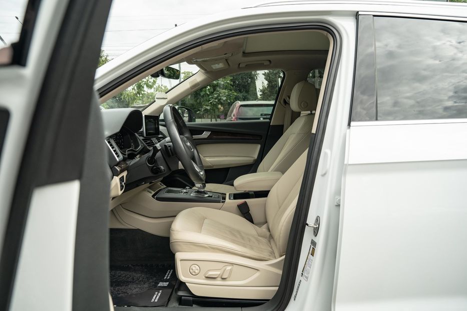 Продам Audi Q5 Premium Plus 2017 года в Черновцах