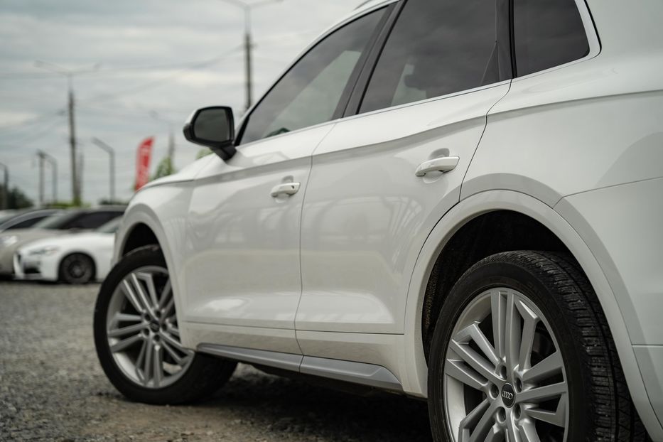 Продам Audi Q5 Premium Plus 2017 года в Черновцах