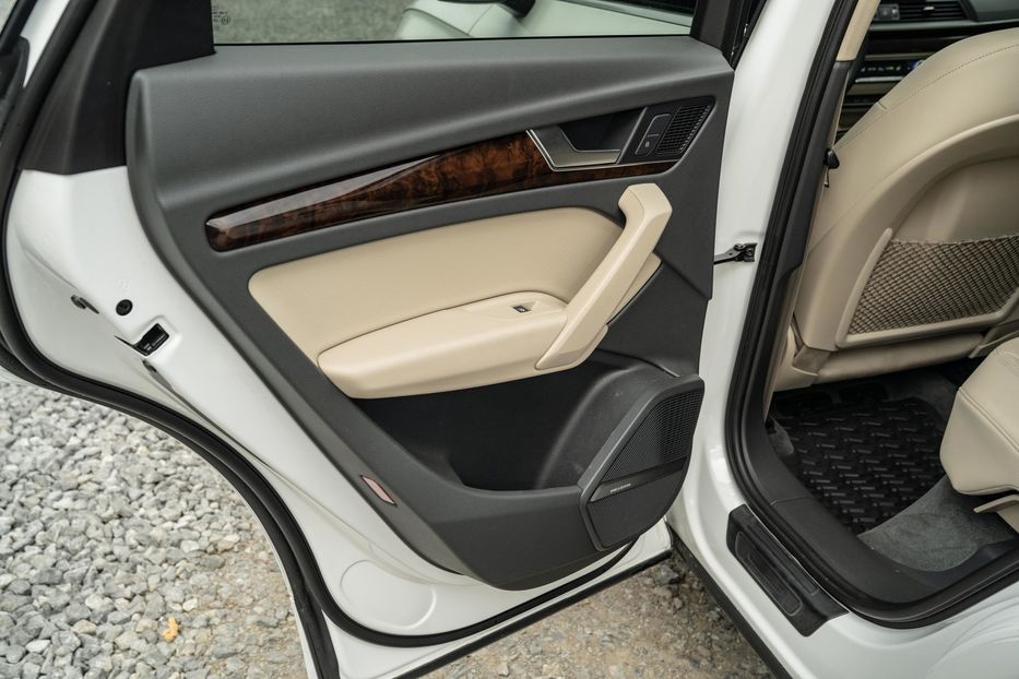 Продам Audi Q5 Premium Plus 2017 года в Черновцах
