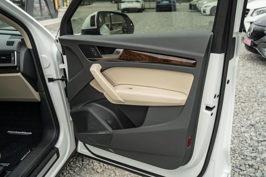 Продам Audi Q5 Premium Plus 2017 года в Черновцах