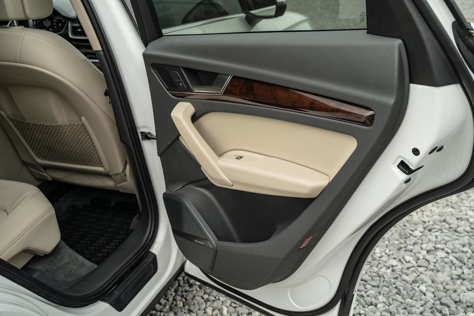 Продам Audi Q5 Premium Plus 2017 года в Черновцах