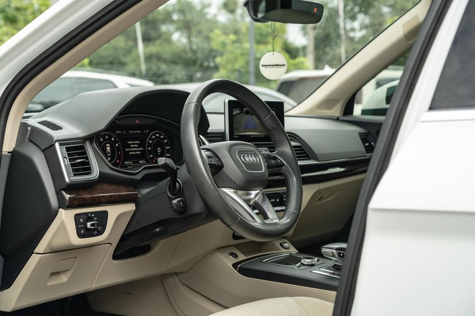 Продам Audi Q5 Premium Plus 2017 года в Черновцах