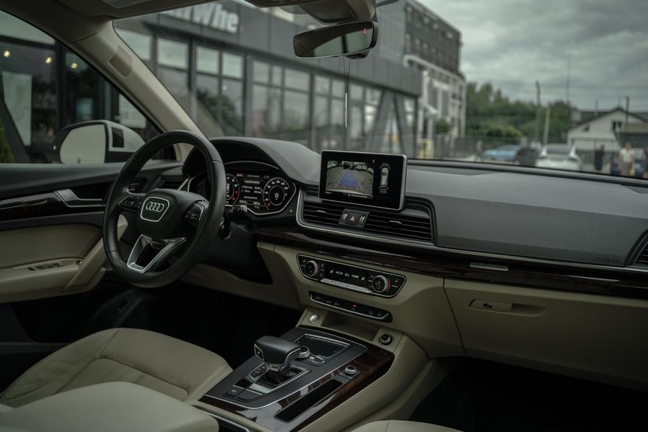 Продам Audi Q5 Premium Plus 2017 года в Черновцах