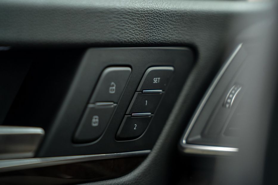 Продам Audi Q5 Premium Plus 2017 года в Черновцах