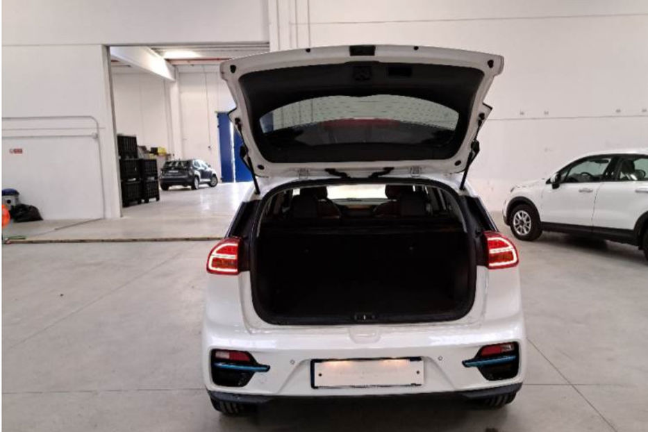 Продам Kia Niro 64kw авто в дорозі  2021 года в Львове