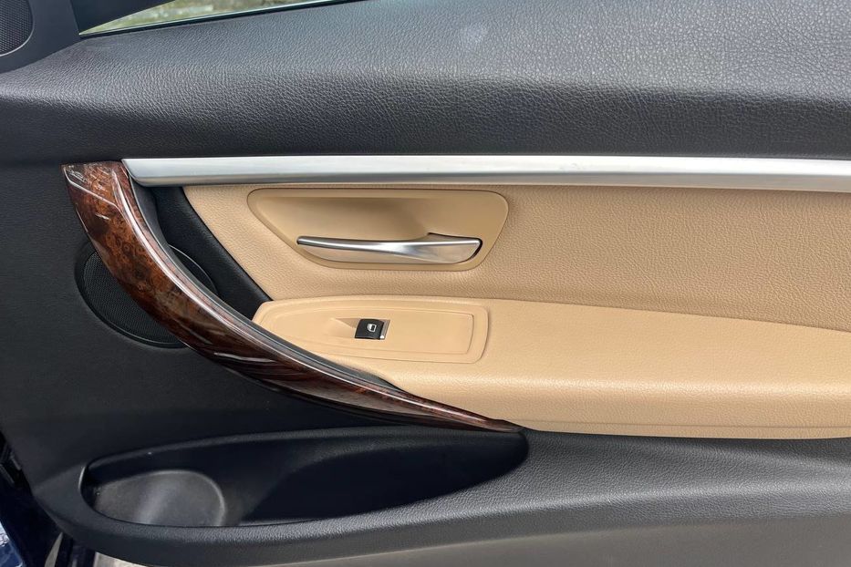 Продам BMW 330 2016 года в Черновцах