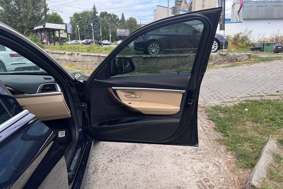 Продам BMW 330 2016 года в Черновцах